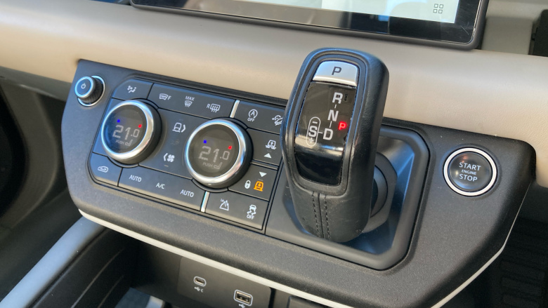 Land Rover Defender 3.0 D300 HSE 110 5dr Auto Diesel Estate